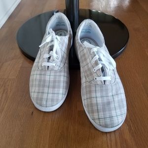 LAST CHANCE TO BUY. CLOSET CLOSES TOMORROW!